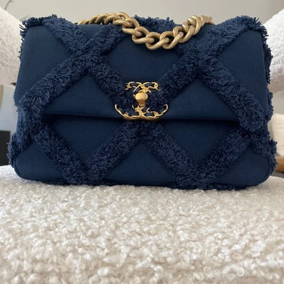 Chanel 19 Flap (Medium) - Picture 5 of 5